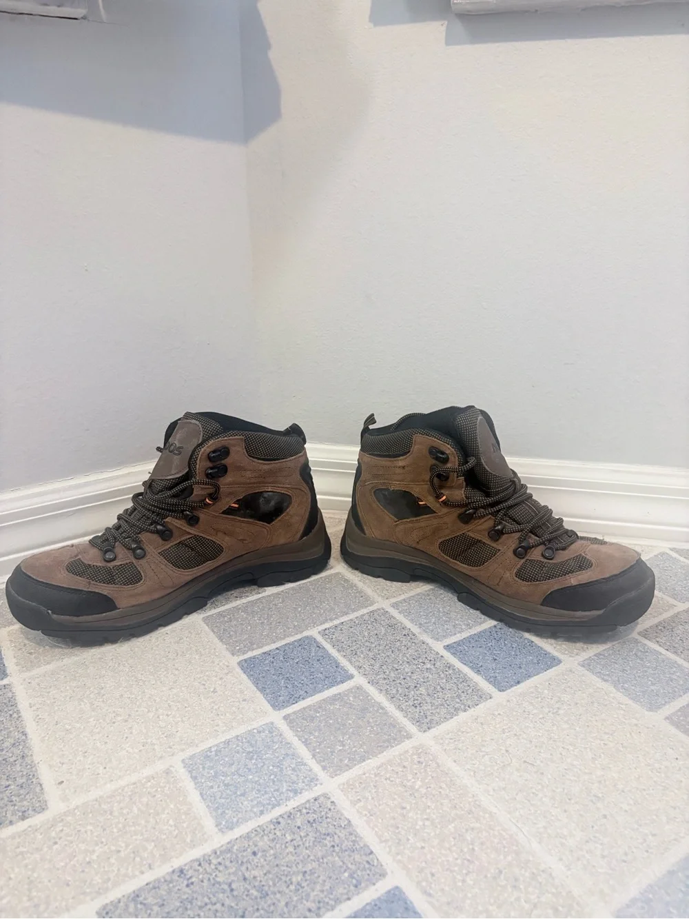 Nevados Men's Brown Suede Hiking Boots - Durable Trail Grip